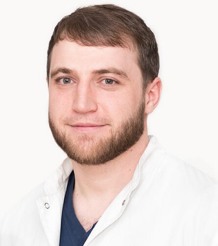 Врач Магомедов Рашид Расулович 