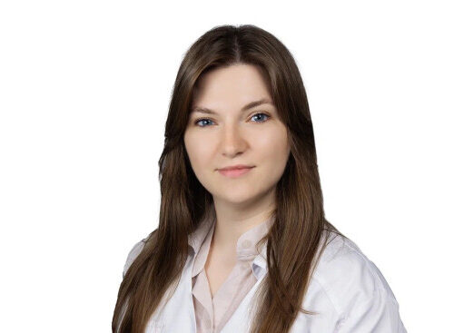 Врач Дзотцоева Элина Сергеевна 