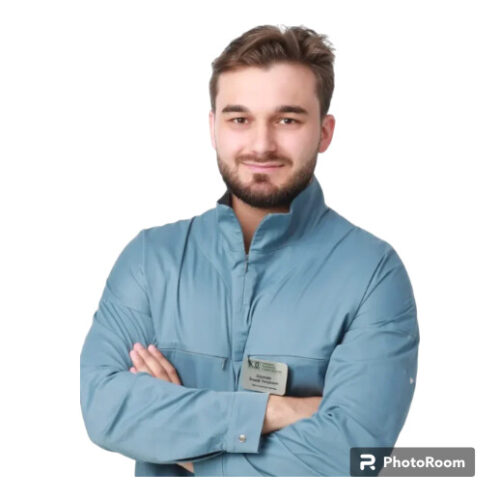 Врач Борукаев Эльдар Тимурович 