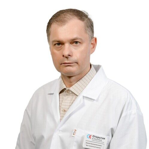 Врач Манякин Виктор Николаевич 