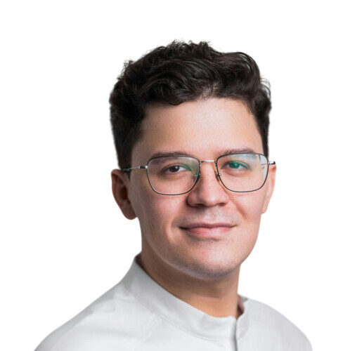 Врач Мансуров Данияр Мансурович 