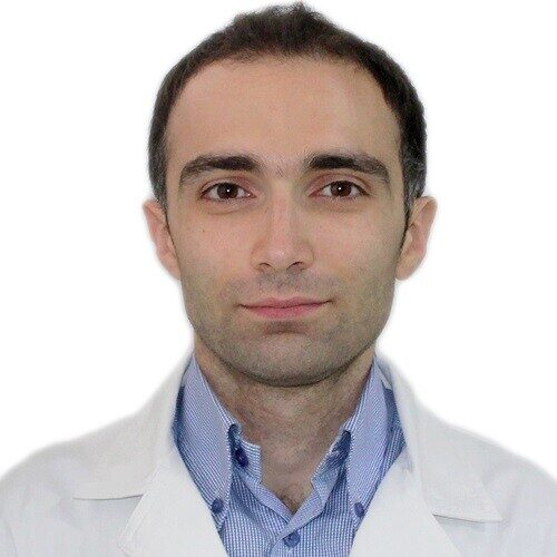 Врач Мнацаканян Геворг Вачикович 