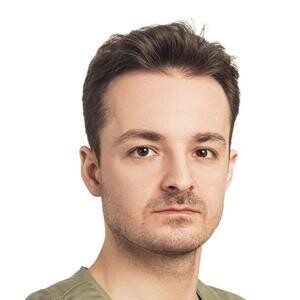 Врач Хацуков Артур Олегович 