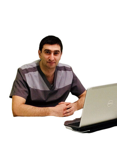 Врач Мнацаканян Эдуард Кароевич