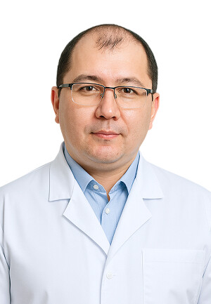 Врач Мурзагишиев Аскар Махмудович