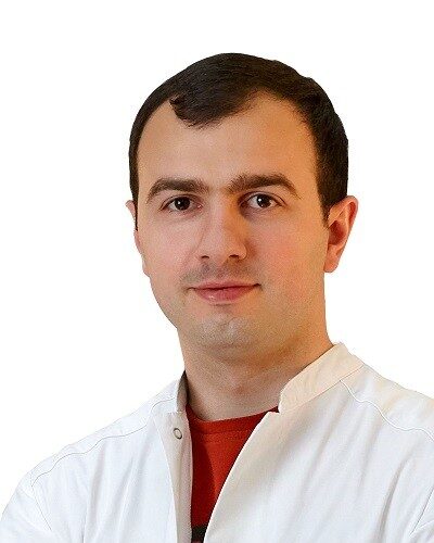 Врач Амбарчян Эдуард Тигранович