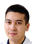 Врач Абдулжалиев Адиль Тахирович